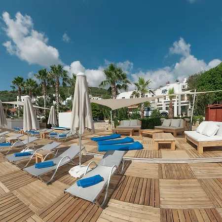 Torbahan Boutique Hotel & Beach Club 3*